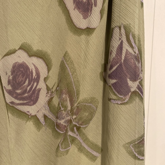 Green slip dress with purple flowers - Picture 2 of 3